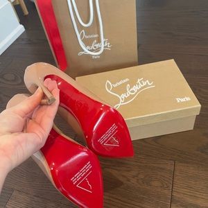 Brand new never been worn Louboutin nude pumps